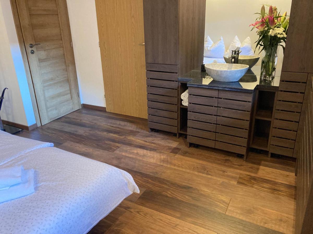 Guesthouse Mikulas Mikulov - Free Parking In The City Center Exterior photo
