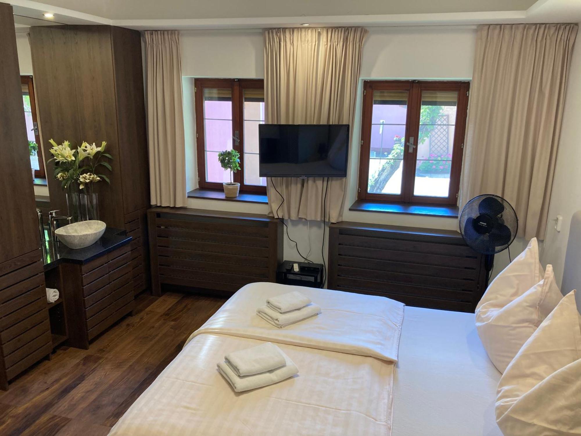 Guesthouse Mikulas Mikulov - Free Parking In The City Center Exterior photo
